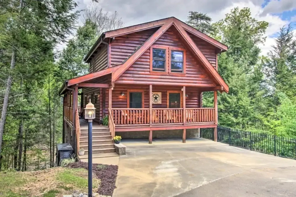 A Stone's Throw By Heritage Cabin Rentals