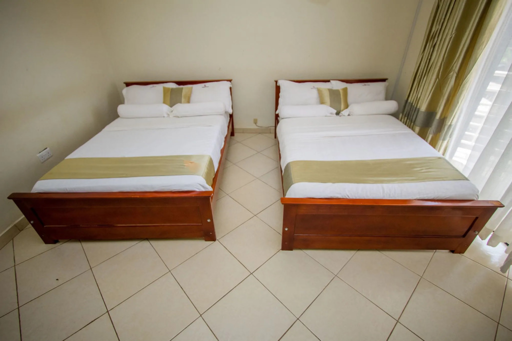 Tiptone Hotel