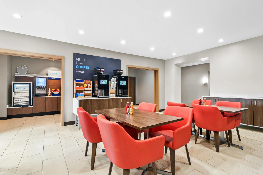 Holiday Inn Express & Suites Joplin Southeast by IHG