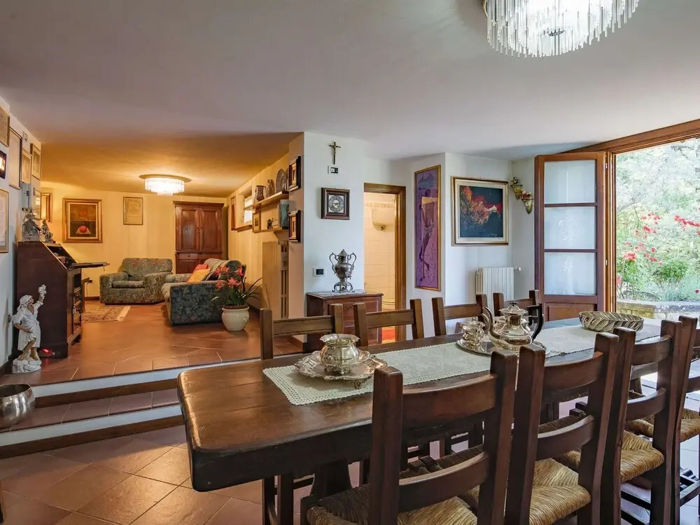 Villa in Tuscany with Private Pool and Hill View