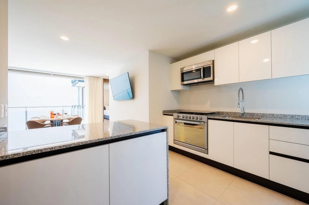 NEW Equipped Condo w GYM Roof