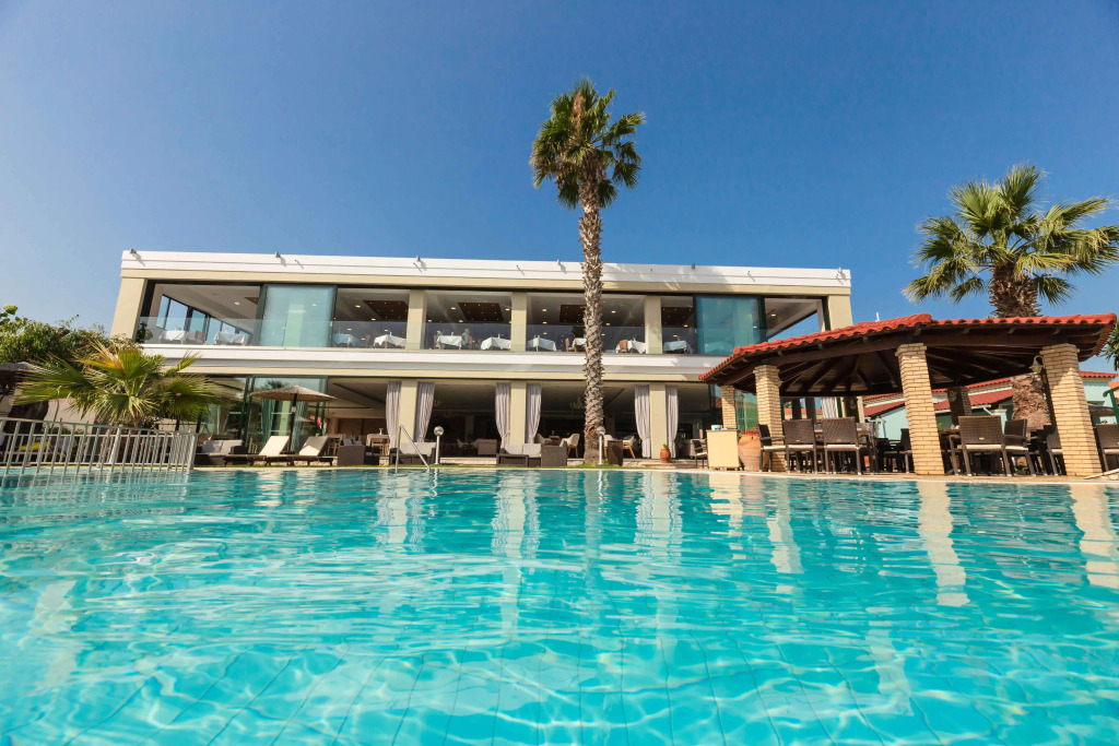 Robolla Beach Aparthotel