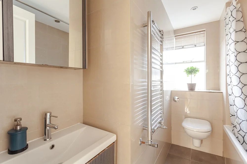 3 Bedrooms  Apartment  Central London