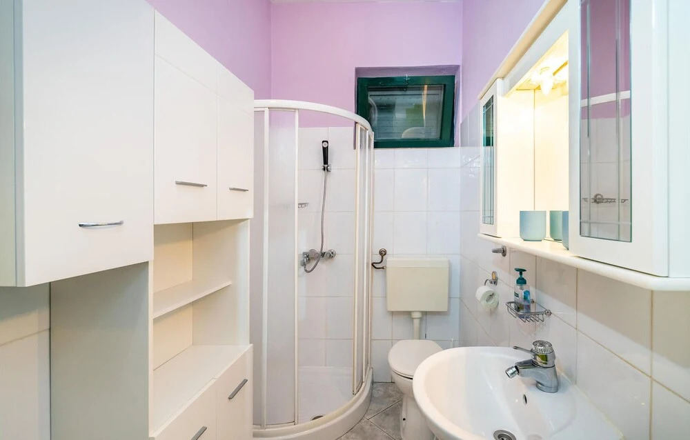Amazing Apartment in Jasenice With 1 Bedrooms and Wifi