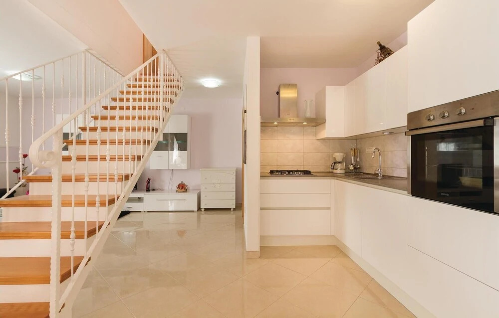 2 Bedroom Awesome Home In Rovinjsko Selo