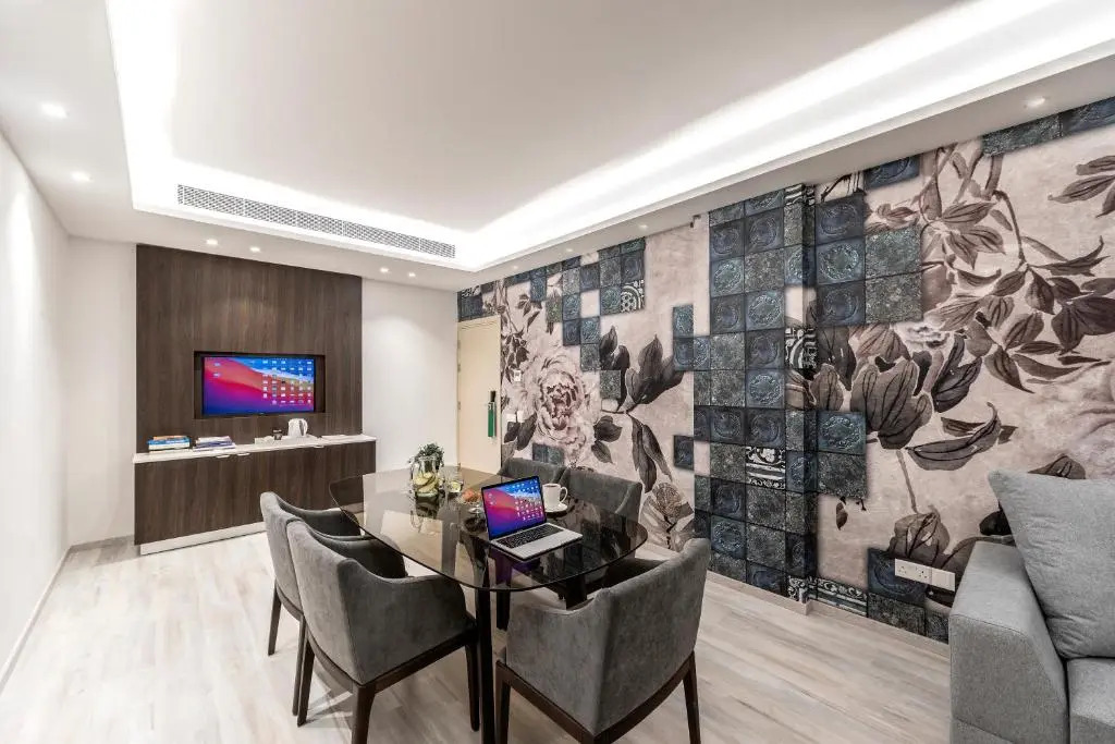 Almond Business Hotel