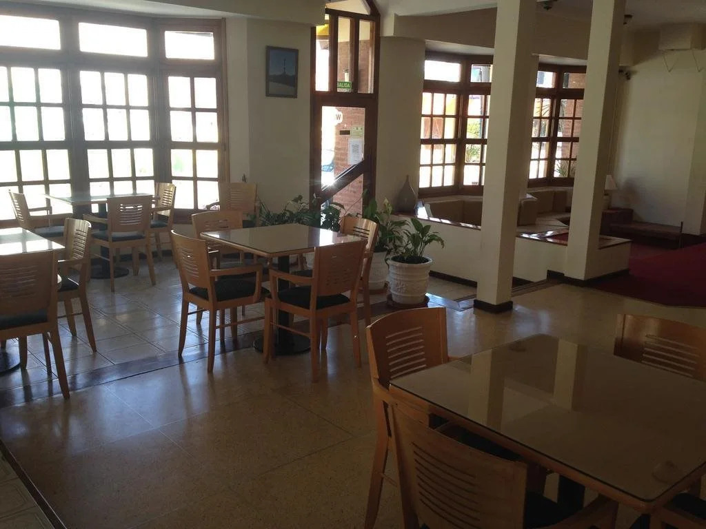 De la Plaza Hotel y Apart