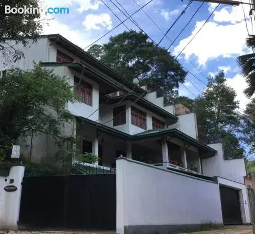 Reverie Hill Bungalow, Kandy