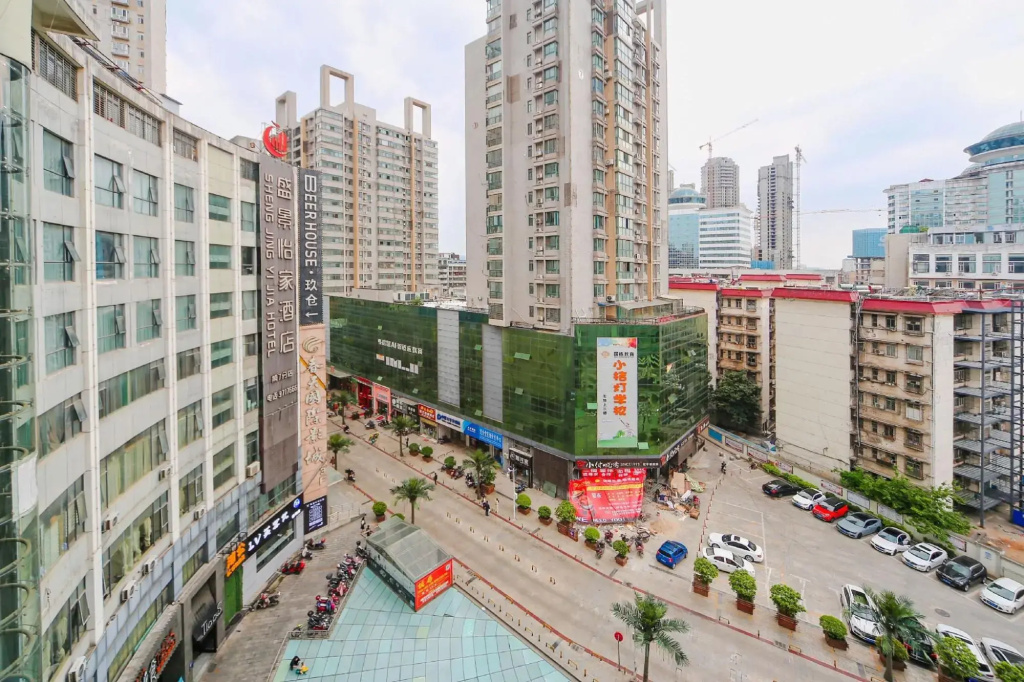 Shengjing Yijia Hotel (Xiangyang Railway Station People's Square Branch)