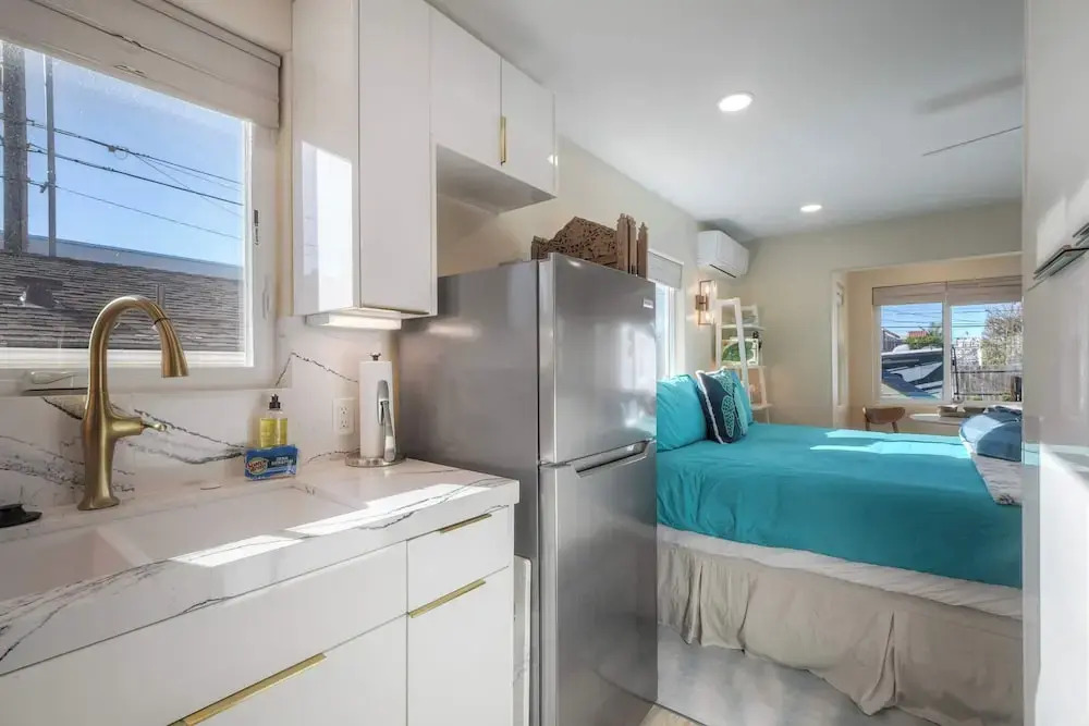 Monarch Cove - Unit B  For 2ppl