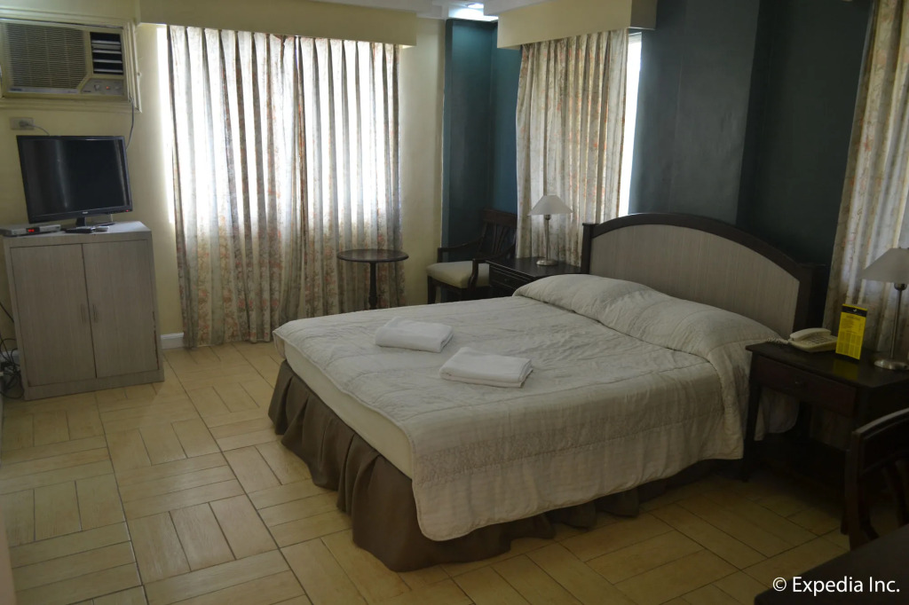 Tagaytay Country Hotel