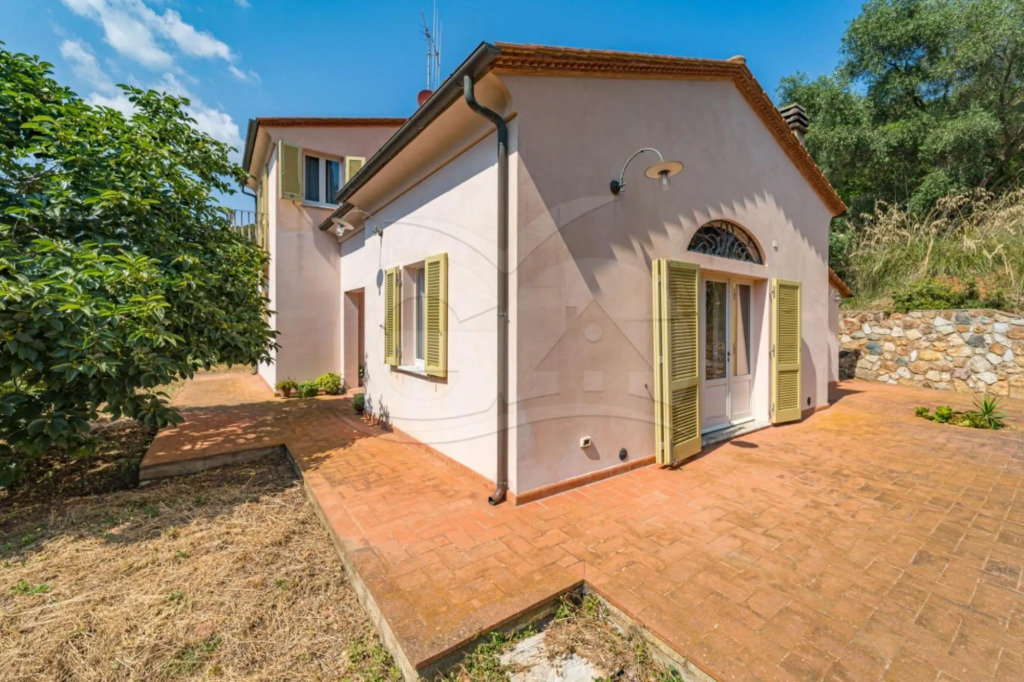 Elegant Villa Ivana 7/8 bed immersed in a green garden 600 meters from Reale beach-VILLA IVANA