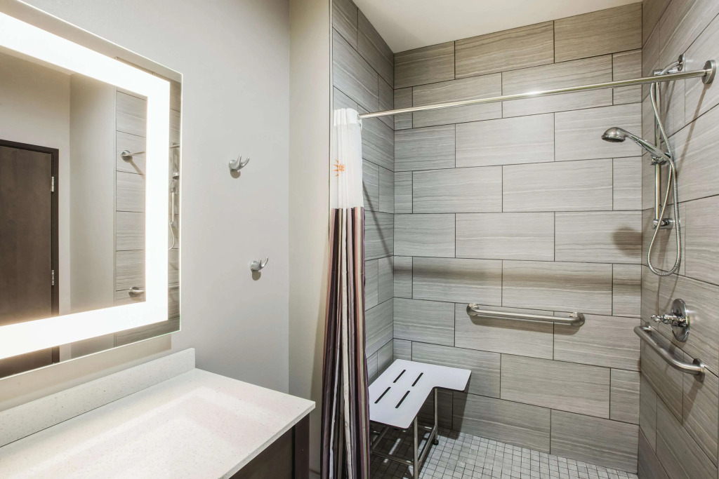 La Quinta Inn & Suites by Wyndham Baton Rouge - Port Allen