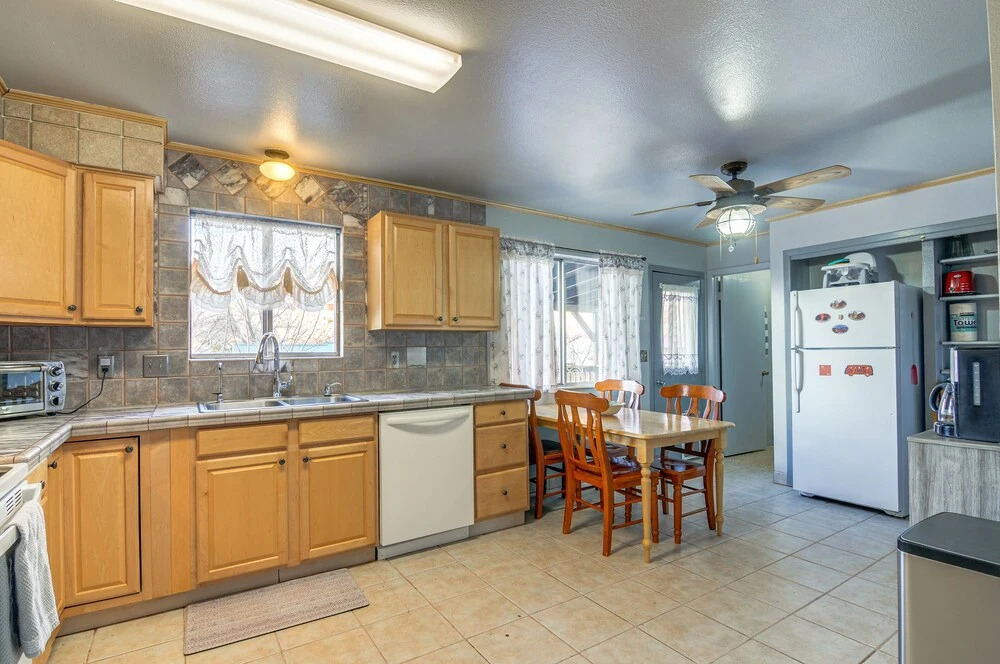 Kanab Home w/ Deck Near Zion National Park!