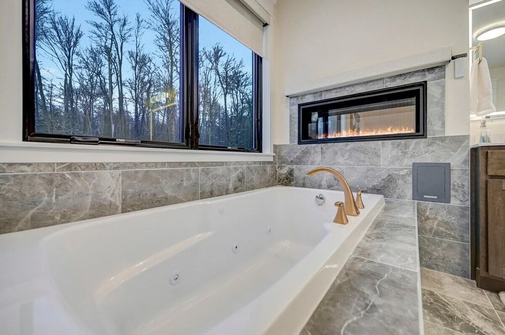 The Perfect Escape: Indoor Pool/spa, Vr & Theater 6 Bedroom Home by RedAwning