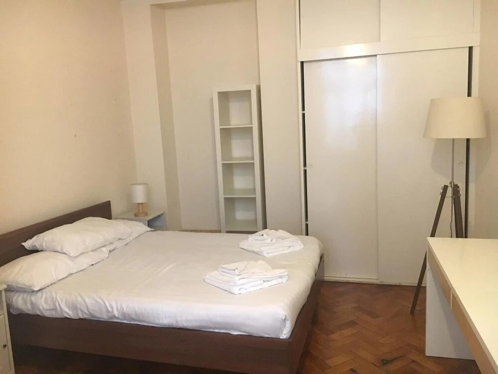 Airy 2 bed 2bath Flat Close to Oxford St!