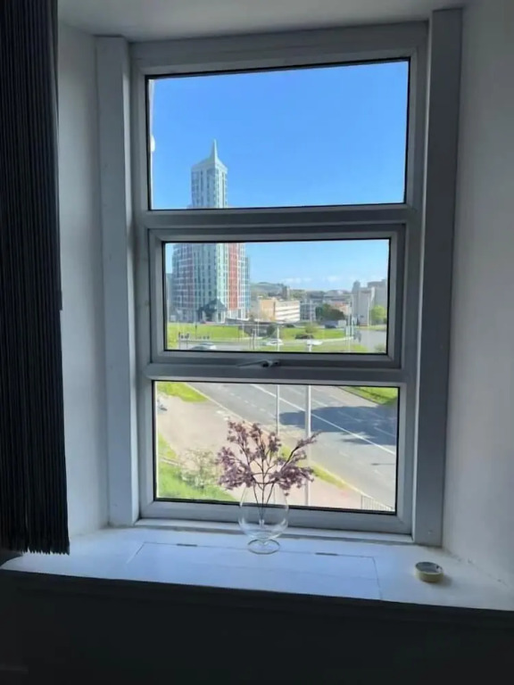 Private Parking, Urban Comfort & City Haven