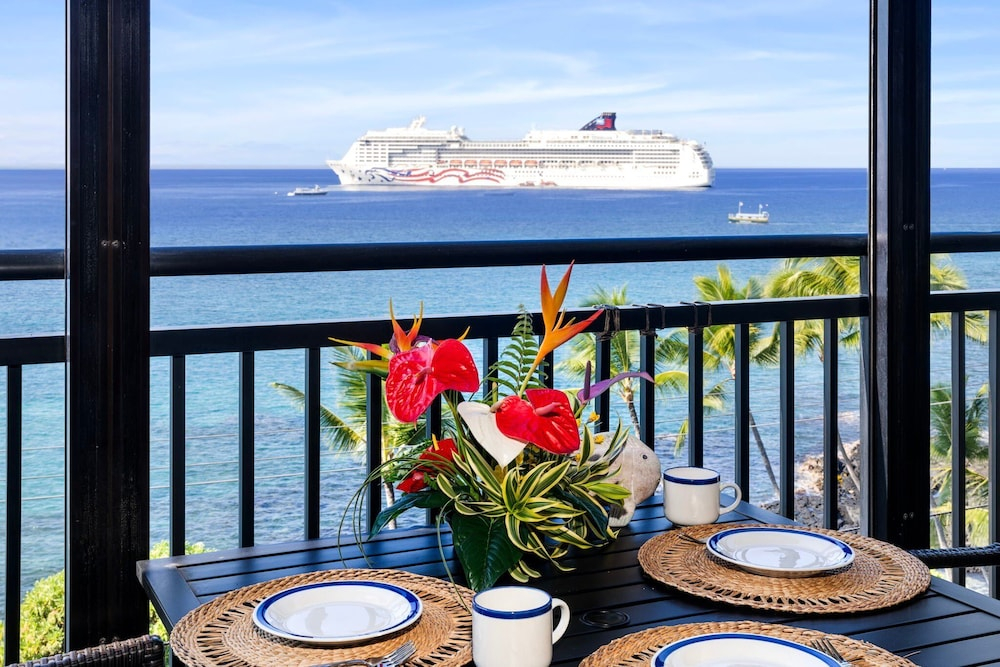 Ocean Front - Fantastic Location - Walk To Kona Town - Vrkcv