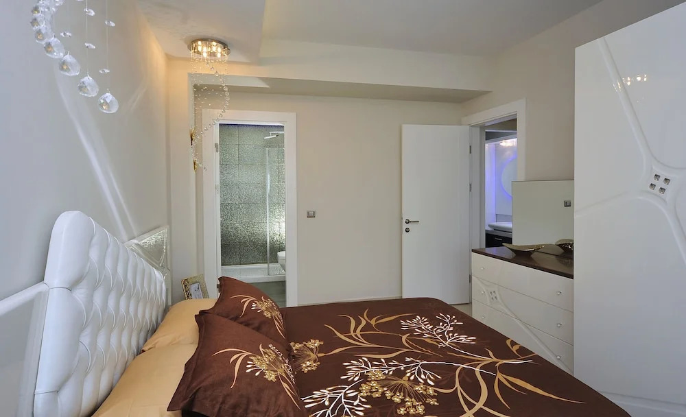 Azura Park 2 Bedroom Lux Apt 1