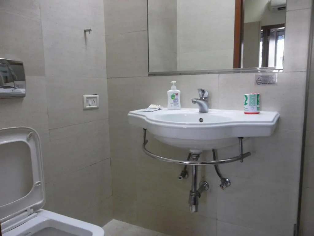Elphinstone Hotel