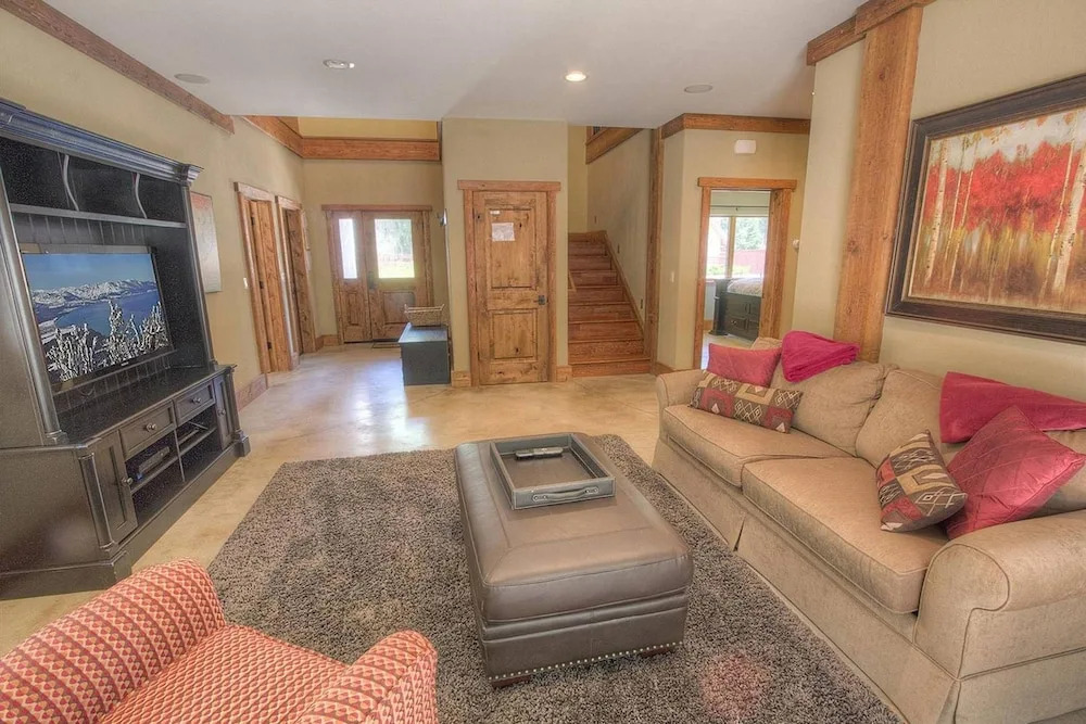 Gardner Mtn Gathering Place by Lake Tahoe Accommodations