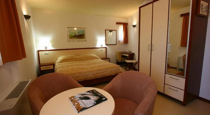 SEGET ESTATE Beachfront Oasis & Tradition