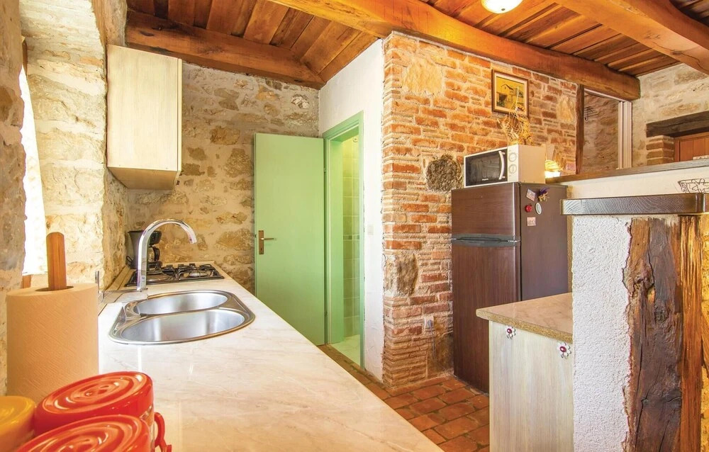 Stunning Home in Porec With Wifi and 2 Bedrooms