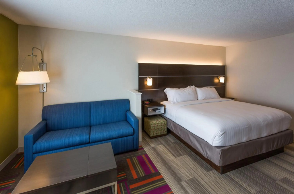 Holiday Inn Express Hotel & Suites Reading by IHG