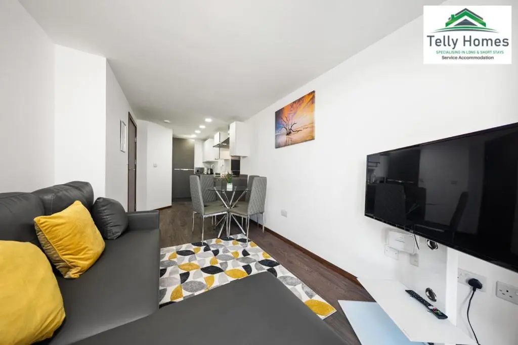 By NEC and Airport- 5 percent off weekly and 10 percent off monthly bookings-1 Bedroom Apartment at Telly Homes Limited Birmingham - Free WiFi, Aster unit