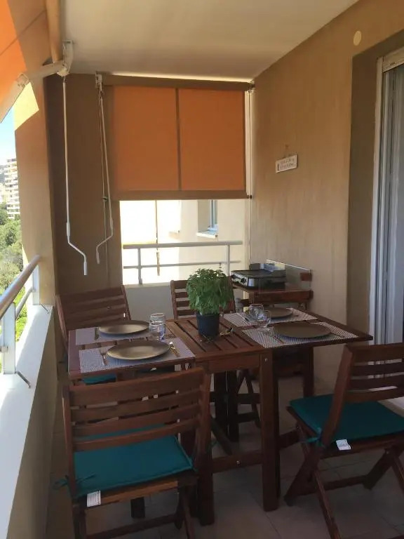 Appartement T3 classé 3 étoiles vue mer avec terrasse ,plage 2 minutes à pied