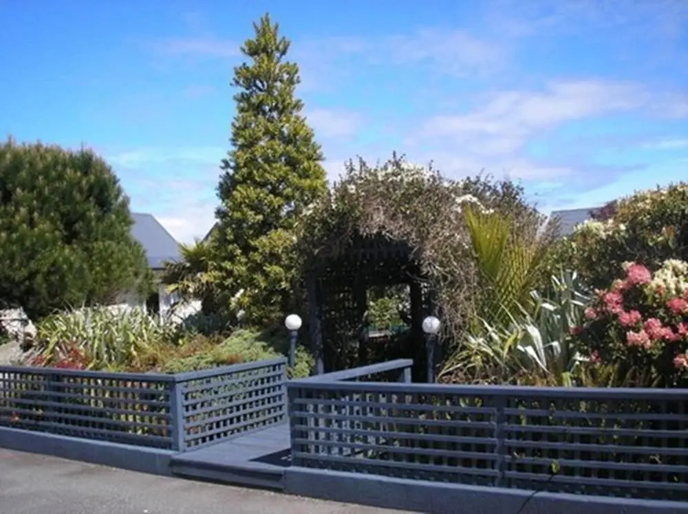 Jade Court Motel