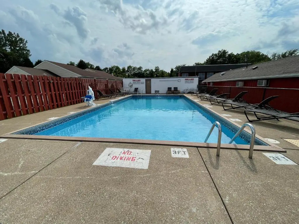 Quality Lodge - Cedar Point Area