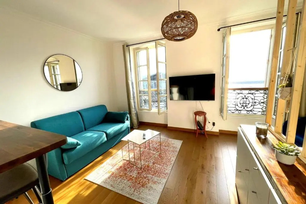 Studio Facing The Sea In Downtown Marseille