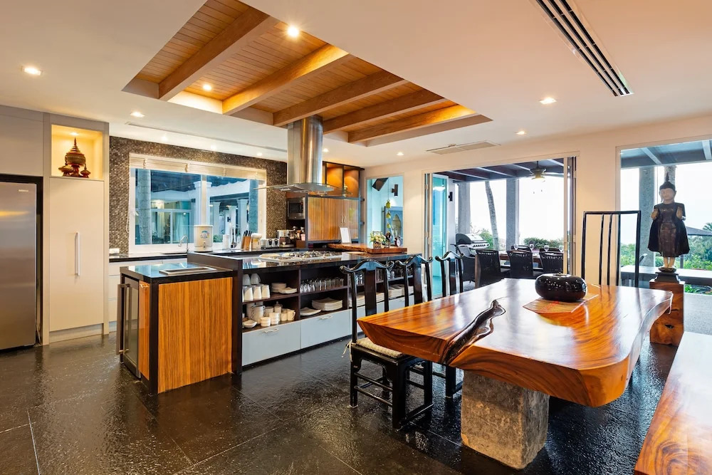 Spectacular Ocean Views 8BR Pool Villa Sawan in Patong! Relax & Play - Billiard, Table football, Gym & Sauna