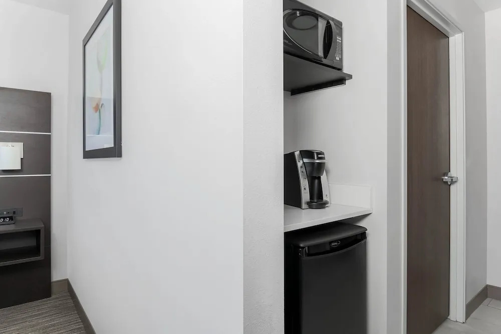 Holiday Inn Express & Suites Chicago OHare Airport by IHG