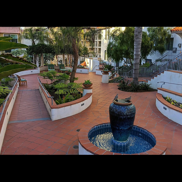 Grande Colonial La Jolla