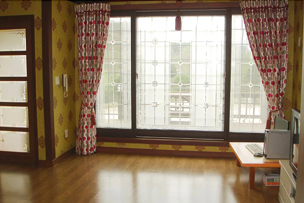 Gyeongpo Sanbada Pension