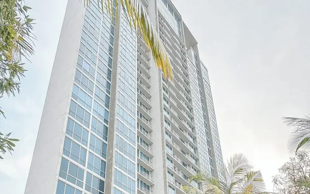 Restful And Simple 2Br At The Via And The Vue Apartment