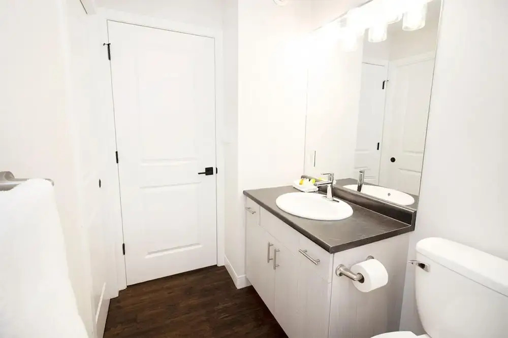 Cheerful 4 Bedrooms Duplex Unit Great Location