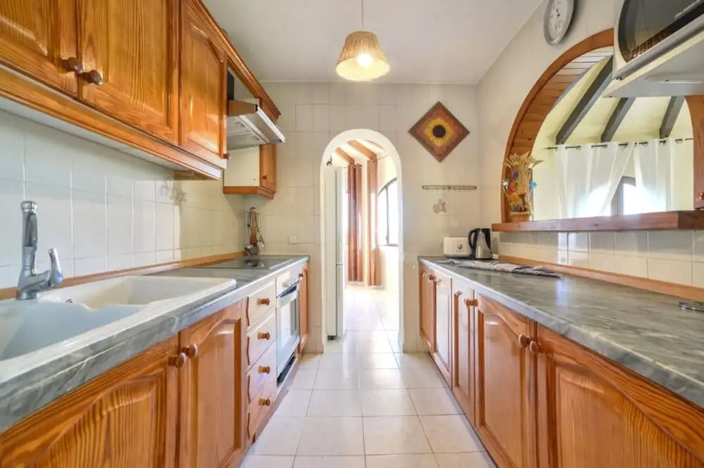 Villa - 4 Bedrooms with Sea views - 104991
