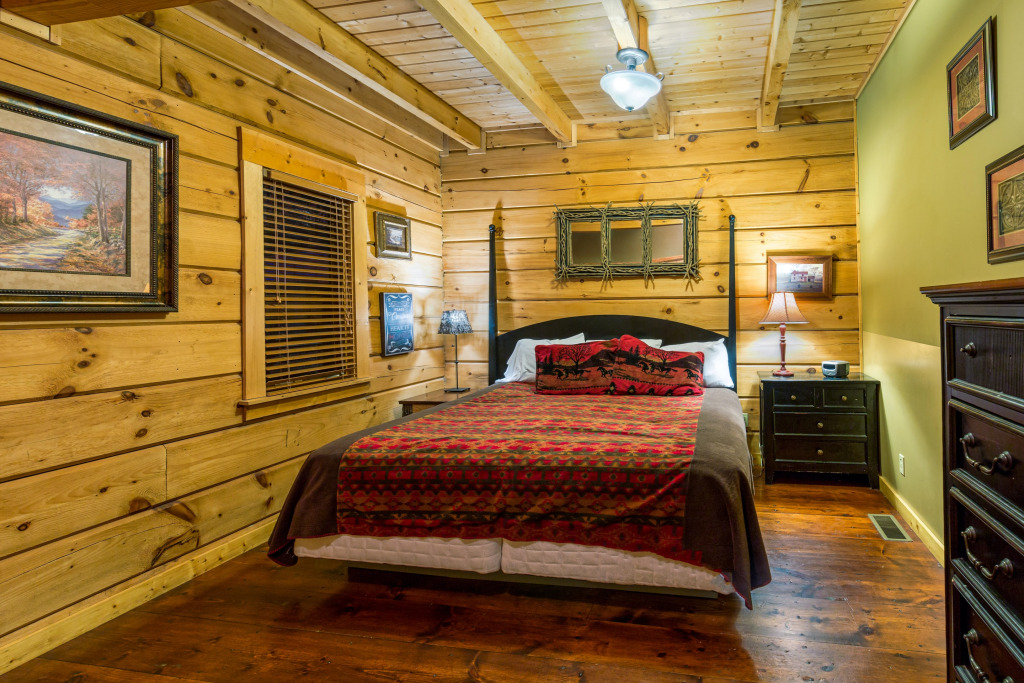 McCormack's Mill Custom Cabin with Hot Tub Resort Pool Arcade Games and 2 Miles from The Island