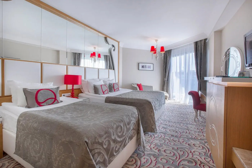 Отель Q Premium Resort