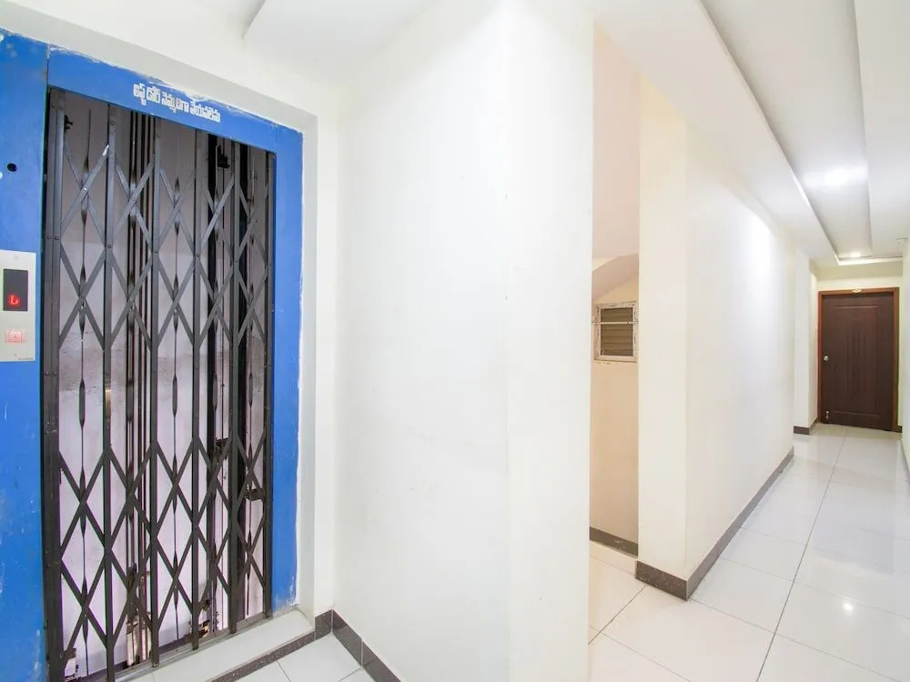 OYO 15936 Hotel Gnr Residency