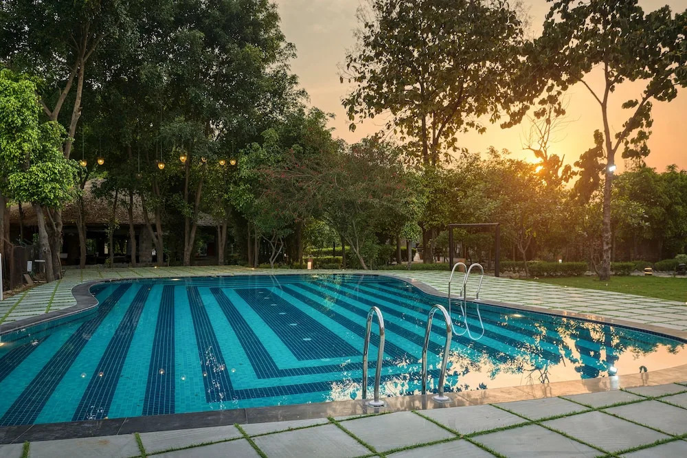 Corbett Machaan Resort