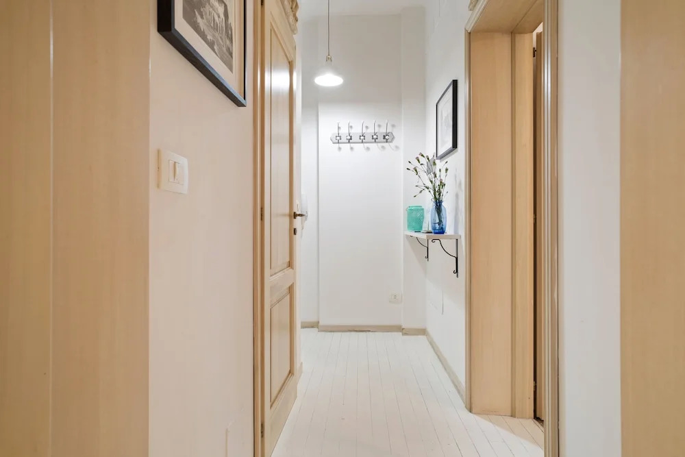 San Giovanni in Monte Apartment