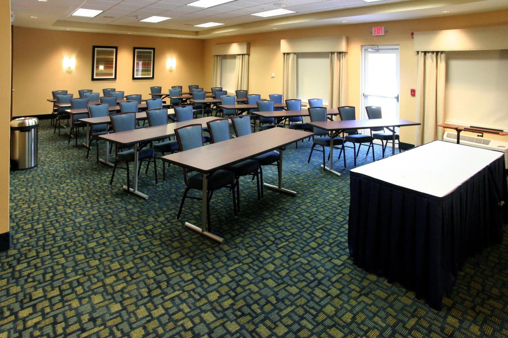 Fairfield Inn and Suites Charleston North/University Area
