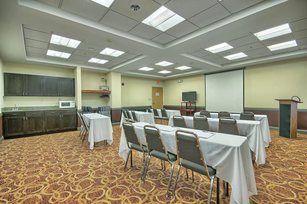 Holiday Inn Express Hotel & Suites Grove City by IHG