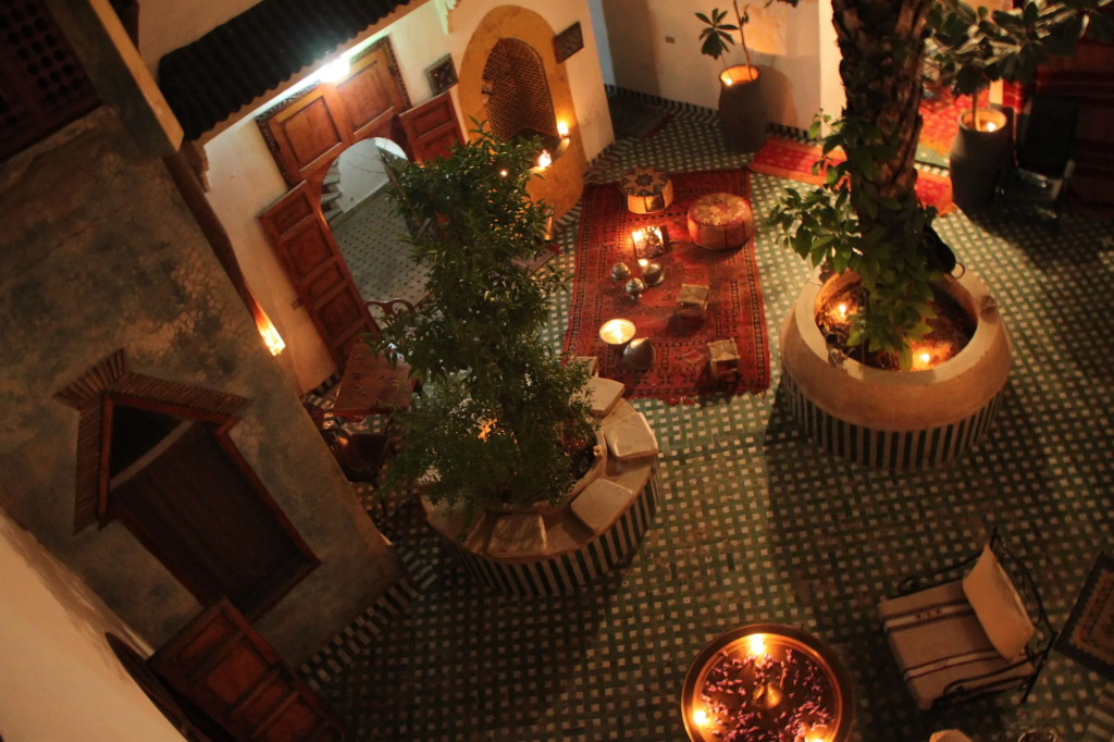 Riad O LY