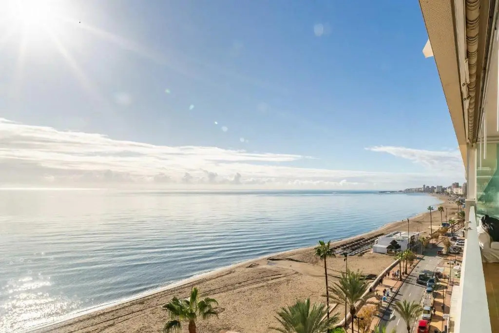 25-Modern Apartment in Paseo Maritimo, Fuengirola!