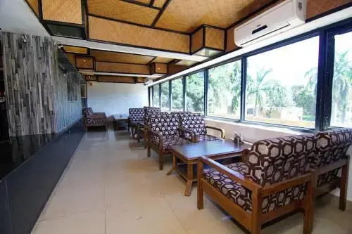 OYO 26799 Hotel Tourist